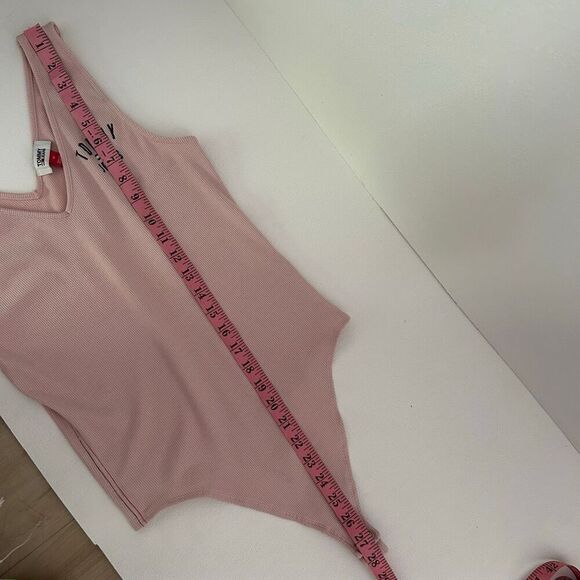 Tommy Jeans Pink Ribbed Bodysuit Women’s Size M Logo Tank One Piece - Picture 7 of 7